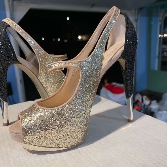 Black/Gold platform heels - Picture 2 of 3